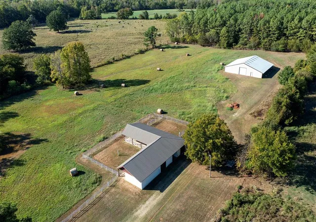 Photo 3 of Single family home for sale at 3905 E State Hwy 3, Idabel, OK 74745 | MLS# 1253632 | Listing updated on 2026-10-14