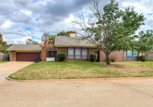 Photo 1 of Sale Pending at 11400 Spring Crk Rd, Oklahoma City, OK 73162 | MLS# 1253641 | Listing updated on 2026-10-18