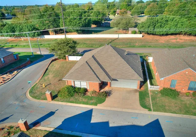 Photo 2 of Single family home for sale at 1311 N Cyn Way, Guthrie, OK 73044 | MLS# 1253651 | Listing updated on 2026-10-14