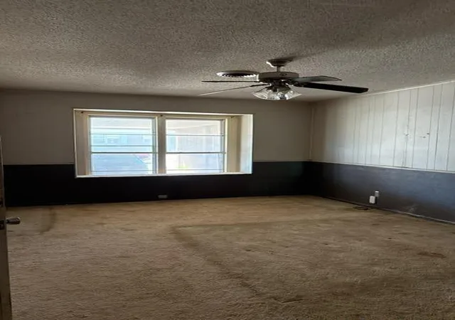 Photo 3 of Single family home for sale at 1117 Lee Ave, Clinton, OK 73601 | MLS# 1253664 | Listing updated on 2026-10-14