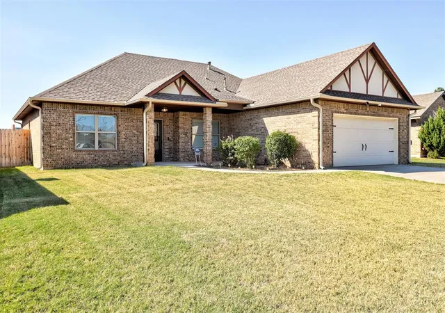 Photo 3 of Single family home for sale at 1301 Ridgeway Dr, Moore, OK 73160 | MLS# 1253668 | Listing updated on 2026-10-19