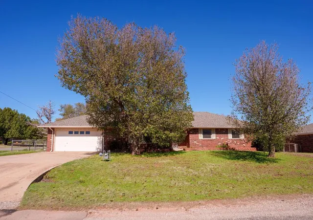 Single family home for sale at 619 NW Jackson Ave, Piedmont, OK 73078 | MLS# 1253675