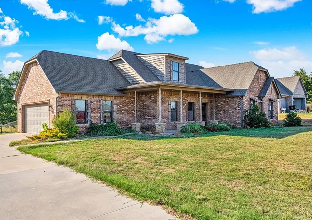 Photo 1 of Single family home for sale at 26805 Stirrup Ct, Blanchard, OK 73010 | MLS# 1253679 | Listing updated on 2026-10-14
