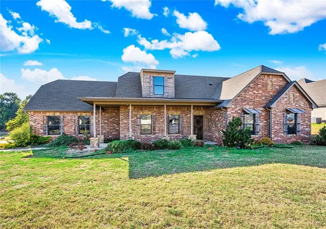 Photo 2 of Single family home for sale at 26805 Stirrup Ct, Blanchard, OK 73010 | MLS# 1253679 | Listing updated on 2026-10-14