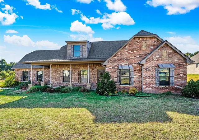 Photo 3 of Single family home for sale at 26805 Stirrup Ct, Blanchard, OK 73010 | MLS# 1253679 | Listing updated on 2026-10-14