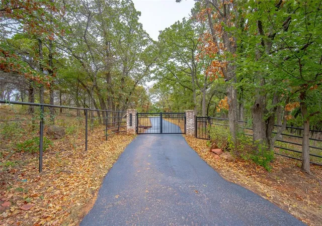 Photo 4 of Single family home for sale at 22595 N Triple Xxx Rd, Luther, OK 73054 | MLS# 1253697 | Listing updated on 2026-10-25