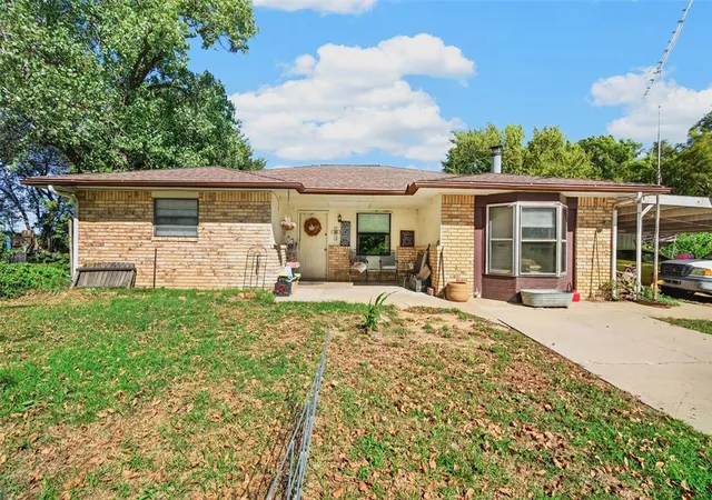 Single family home for sale at 12400 County Rd 1520, Ada, OK 74820 | MLS# 1253709
