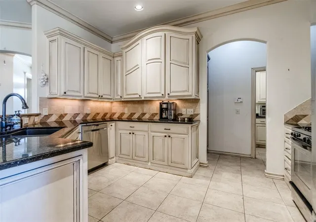 Photo 4 of Single family home for sale at 11301 Millbrook Ln, Oklahoma City, OK 73162 | MLS# 1253714 | Listing updated on 2026-10-15