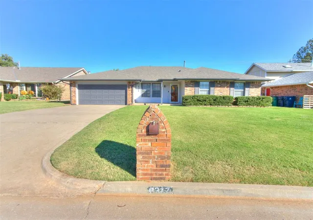 Single family home for sale at 8317 NW 113th Terrace, Oklahoma City, OK 73162 | MLS# 1253728