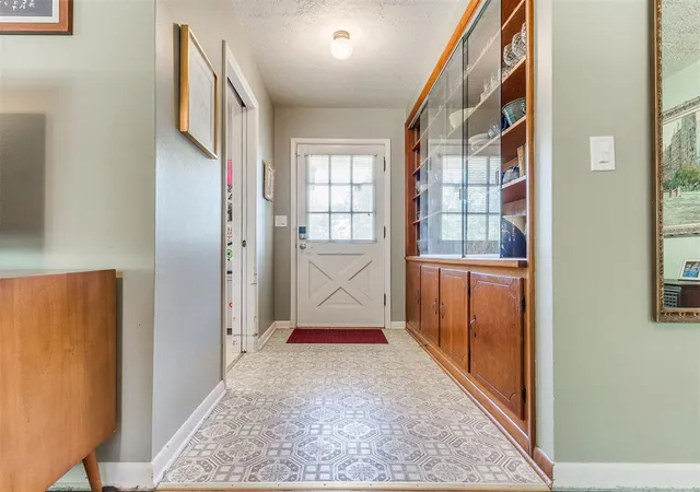 Photo 2 of Single family home for sale at 706 Morningside Dr, Norman, OK 73071 | MLS# 1253738 | Listing updated on 2026-10-16