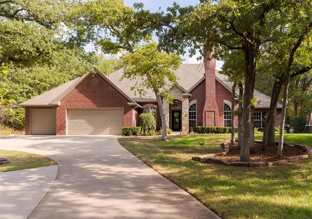 Photo 2 of Single family home for sale at 4500 Canaan Crk Rd, Edmond, OK 73034 | MLS# 1253741 | Listing updated on 2026-10-20