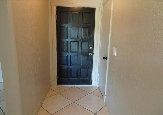 Photo 2 of Single family home for sale at 600 Oak Crk Dr, Yukon, OK 73099 | MLS# 1253760 | Listing updated on 2026-10-15