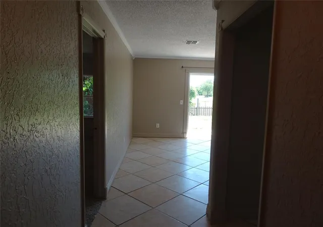 Photo 3 of Single family home for sale at 600 Oak Crk Dr, Yukon, OK 73099 | MLS# 1253760 | Listing updated on 2026-10-15