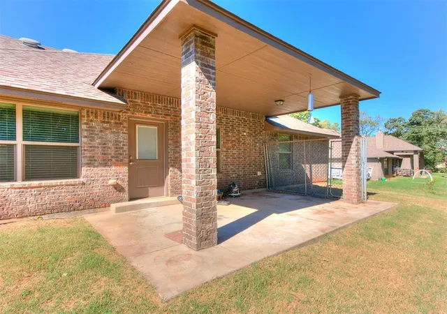 Photo 3 of Single family home for sale at 12190 Maple Ln, Guthrie, OK 73044 | MLS# 1253769 | Listing updated on 2026-10-15