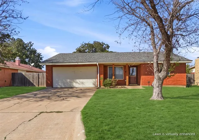 Single family home for sale at 1813 Taft St, Altus, OK 73521 | MLS# 1253780