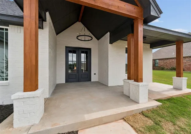 Photo 3 of Single family home for sale at 600 Eagle Lake Ln, Newcastle, OK 73065 | MLS# 1253781 | Listing updated on 2026-10-22