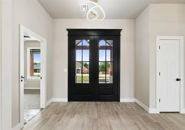 Photo 4 of Single family home for sale at 600 Eagle Lake Ln, Newcastle, OK 73065 | MLS# 1253781 | Listing updated on 2026-10-22