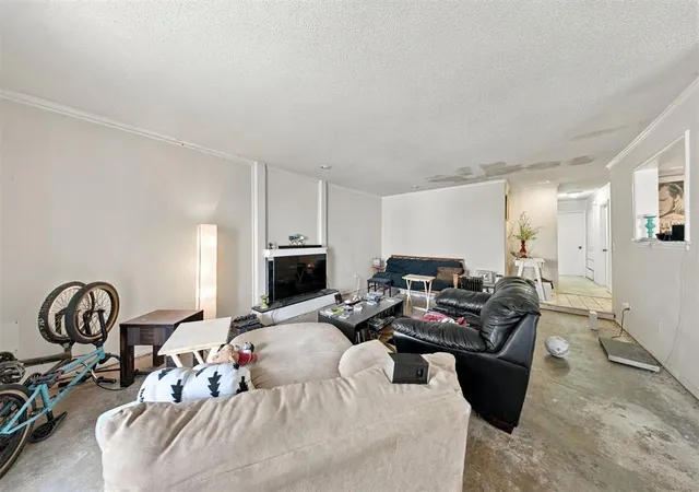 Listing Photo 4 - Condo for sale in building located at 6000 N Penn Ave, Oklahoma City, OK 73112 - Unit #9