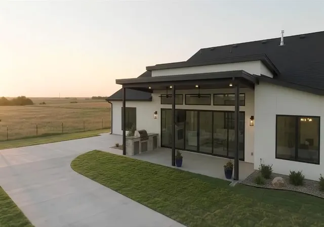 Photo 4 of Single family home for sale at 800 W Pryor Ave, Pocola, OK 74902 | MLS# 1253811 | Listing updated on 2026-10-15