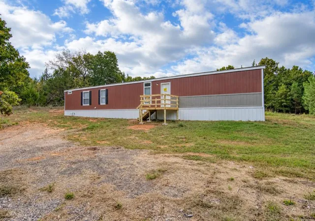Photo 3 of Single family home for sale at 332707 E Caprock Dr, Wellston, OK 74881 | MLS# 1253822 | Listing updated on 2026-10-15