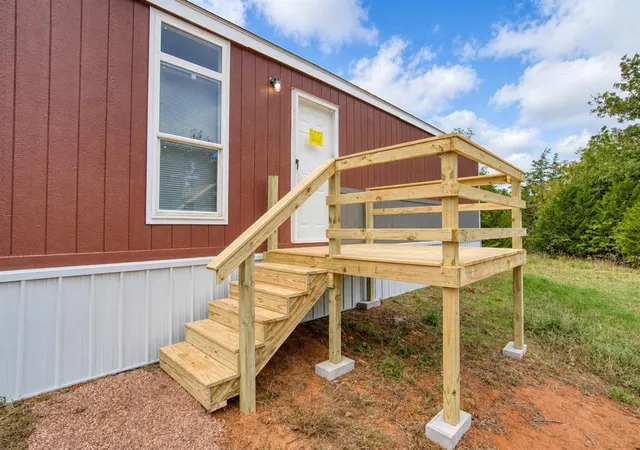 Photo 3 of Single family home for sale at 332707 E Caprock Dr, Wellston, OK 74881 | MLS# 1253822 | Listing updated on 2026-10-15
