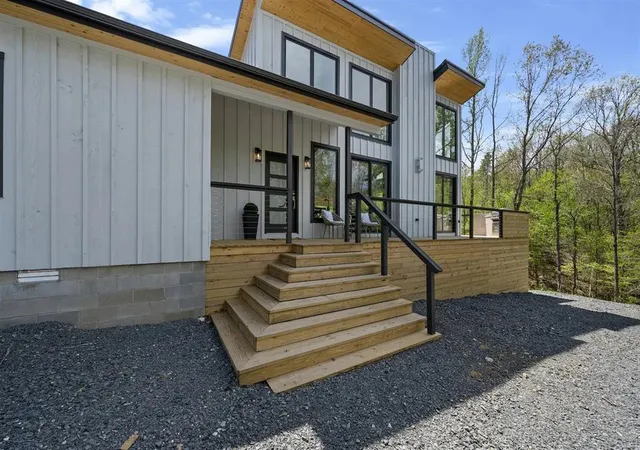 Photo 4 of Single family home for sale at 306 Gentry Oak Ln, Broken Bow, OK 74728 | MLS# 1253844 | Listing updated on 2026-10-16