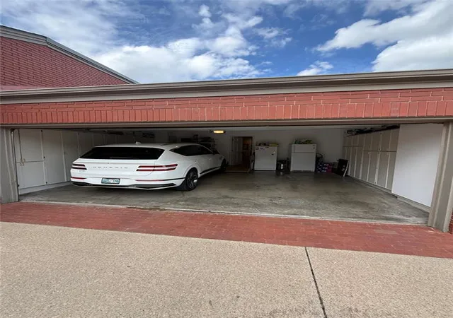 Photo 3 of Condo for sale at 2825 NW Grand Blvd #19, Oklahoma City, OK 73116 | MLS# 1253845 | Listing updated on 2026-10-14