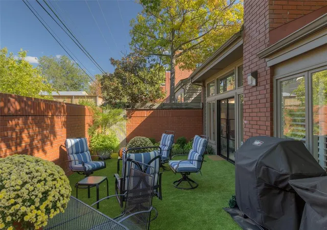 Listing Photo 4 - Condo for sale in building located at 2825 NW Grand Blvd, Oklahoma, OK 73116 - Unit #19
