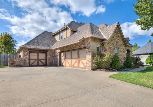 Photo 2 of Single family home for sale at 320 Nw 151st Place, Edmond, OK 73013 | MLS# 1253848 | Listing updated on 2026-10-20
