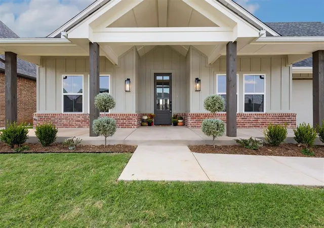 Photo 2 of Single family home for sale at 12809 Cobblestone Curv Rd, Oklahoma City, OK 73142 | MLS# 1253887 | Listing updated on 2026-10-19