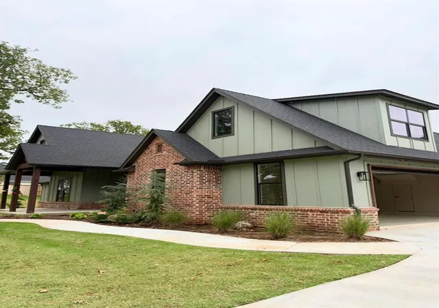 Photo 2 of Single family home for sale at 21188 Reserve Cir, Harrah, OK 73045 | MLS# 1253890 | Listing updated on 2026-10-15