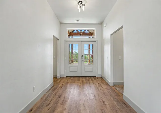 Photo 3 of Single family home for sale at 9600 Sultans Water Way, Yukon, OK 73099 | MLS# 1253893 | Listing updated on 2026-10-29