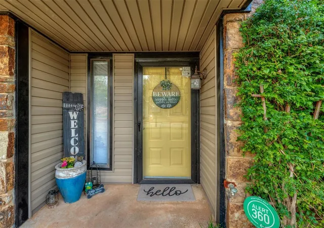 Photo 2 of Single family home for sale at 748 Westglen Dr, Yukon, OK 73099 | MLS# 1253898 | Listing updated on 2026-10-15