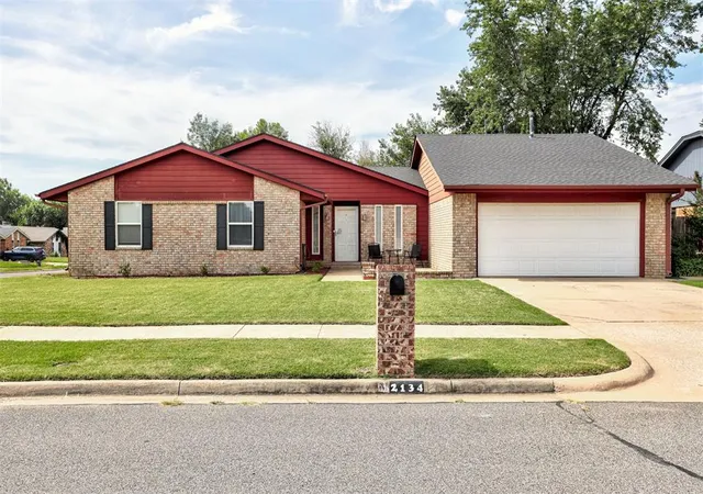 Single family home for sale at 2134 Jazzman Dr, Norman, OK 73071 | MLS# 1253899