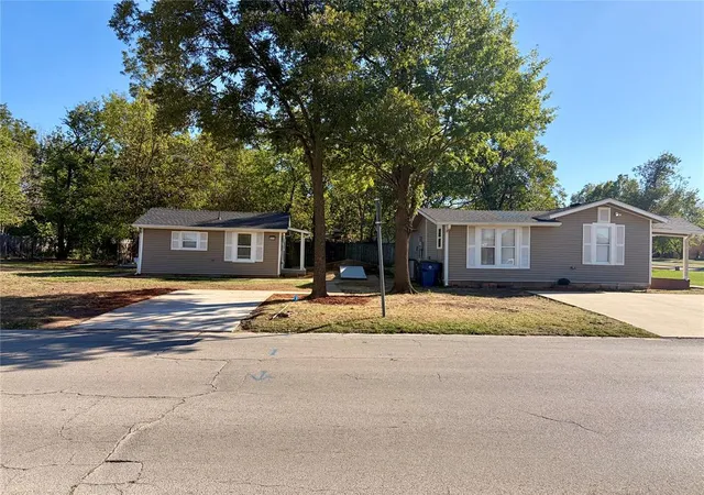 Single family home for sale at 1201 S 19th Street, Chickasha, OK 73018 | MLS# 1253926