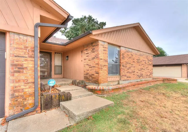 Photo 1 of Single family home for sale at 1112 Hawthorne Dr, Oklahoma City, OK 73110 | MLS# 1253932 | Listing updated on 2026-10-15