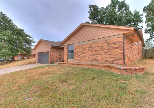 Photo 2 of Single family home for sale at 1112 Hawthorne Dr, Oklahoma City, OK 73110 | MLS# 1253932 | Listing updated on 2026-10-15