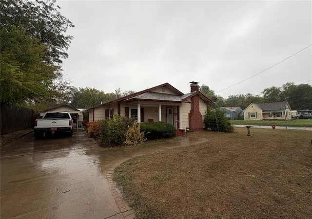 Photo 1 of Single family home for sale at 827 S 14th Street, Chickasha, OK 73018 | MLS# 1253940 | Listing updated on 2026-10-15