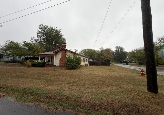 Photo 31 of Single family home for sale at 827 S 14th Street, Chickasha, OK 73018 | MLS# 1253940 | Listing updated on 2026-10-16