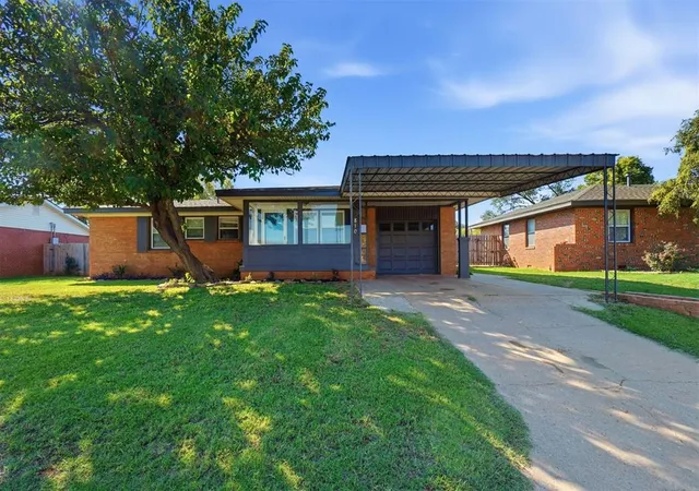 Photo 1 of Single family home for sale at 810 Standifer Rd, Elk City, OK 73644 | MLS# 1253957 | Listing updated on 2026-10-20