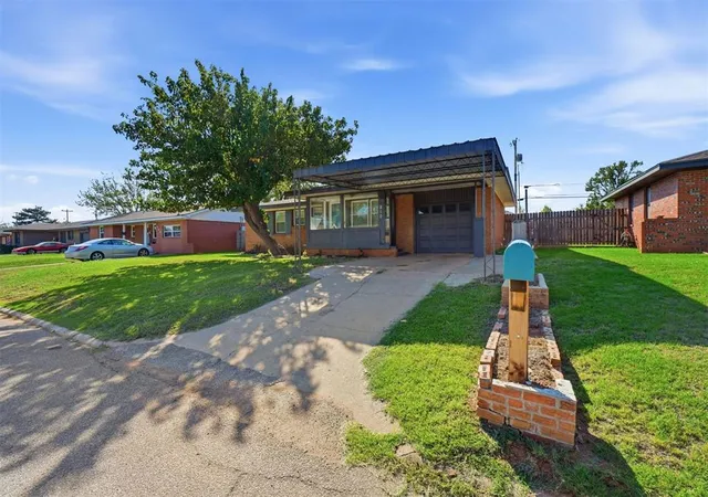Photo 1 of Single family home for sale at 810 Standifer Rd, Elk City, OK 73644 | MLS# 1253957 | Listing updated on 2026-10-20
