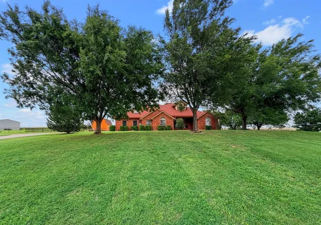 Photo 3 of Single family home for sale at 594 NE Valley View Rd, Lawton, OK 73507 | MLS# 1253958 | Listing updated on 2026-10-20