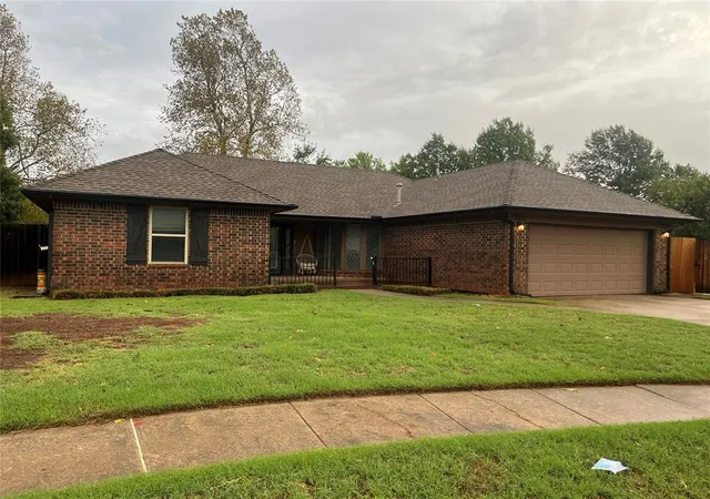 Photo 2 of Single family home for sale at 300 Little Chisholm Cir, Edmond, OK 73012 | MLS# 1253973 | Listing updated on 2026-10-26