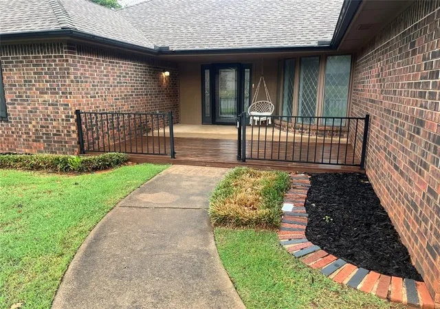 Photo 3 of Single family home for sale at 300 Little Chisholm Cir, Edmond, OK 73012 | MLS# 1253973 | Listing updated on 2026-10-26