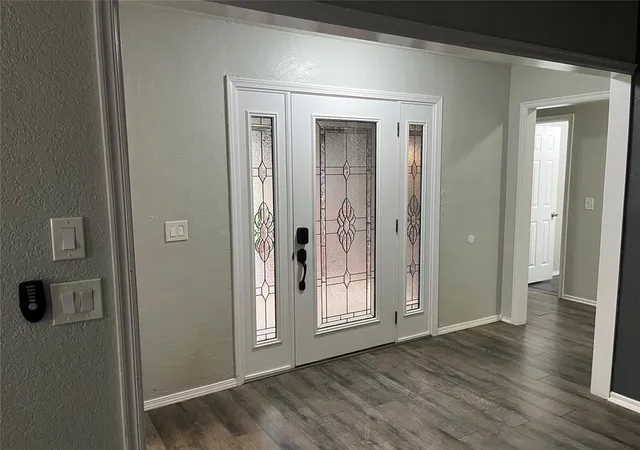 Photo 4 of Single family home for sale at 300 Little Chisholm Cir, Edmond, OK 73012 | MLS# 1253973 | Listing updated on 2026-10-26