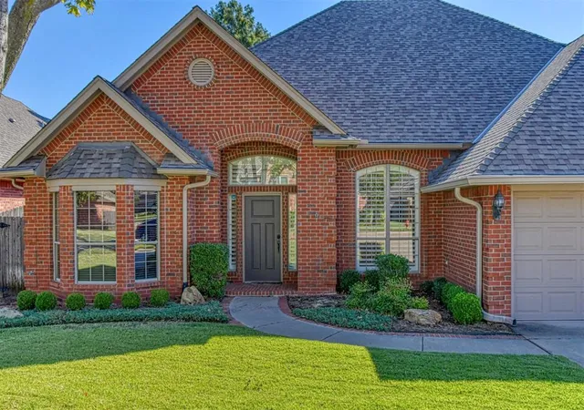 Photo 1 of Sale Pending at 805 Landsdowne Dr, Norman, OK 73072 | MLS# 1253977 | Listing updated on 2026-10-27