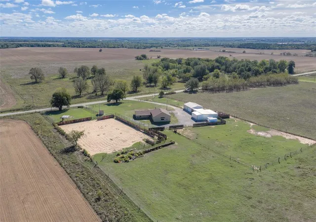 Photo 2 of Single family home for sale at 1521 N Council Rd, Crescent, OK 73028 | MLS# 1253982 | Listing updated on 2026-10-26