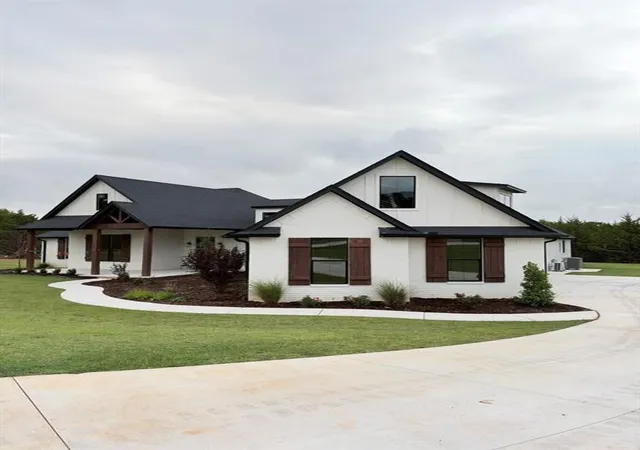 Photo 3 of Single family home for sale at 21288 Reserve Cir, Harrah, OK 73045 | MLS# 1254045 | Listing updated on 2026-10-20