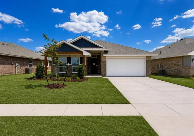 Single family home for sale at 7616 Windstone Dr, Oklahoma City, OK 73132 | MLS# 1254048