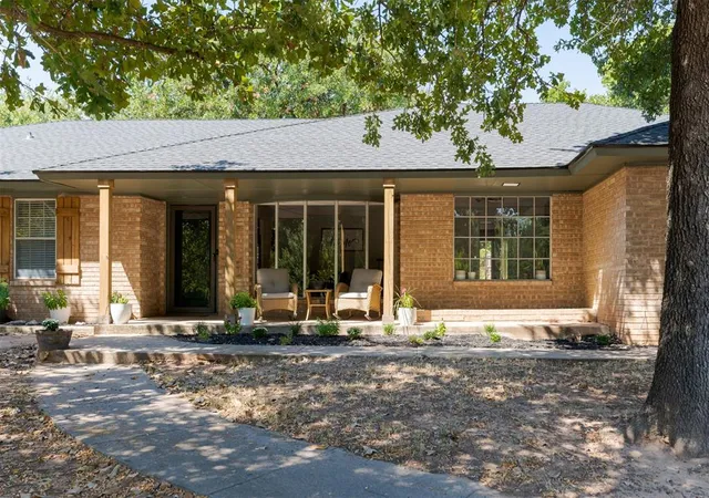 Photo 1 of Sale Pending at 1901 Wren Ct, Edmond, OK 73034 | MLS# 1254054 | Listing updated on 2026-10-20
